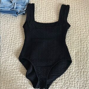 Chic Black Textured One-Piece Swimsuit